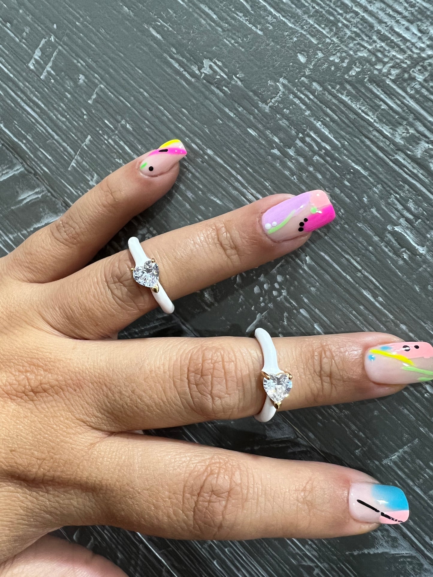 White band ring with heart shaped Rhinestone