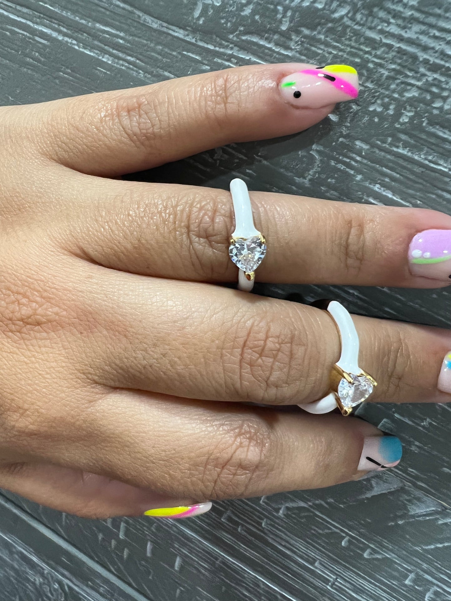 White band ring with heart shaped Rhinestone
